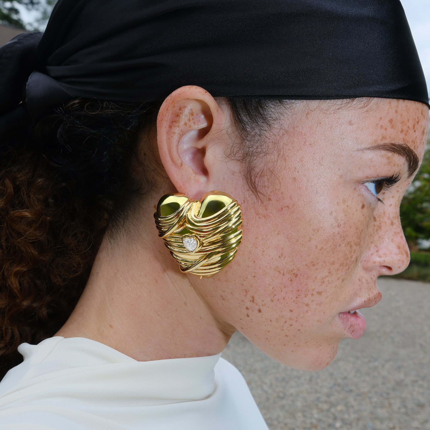 Pasta Love Earring Yellow Gold with White Sapphire