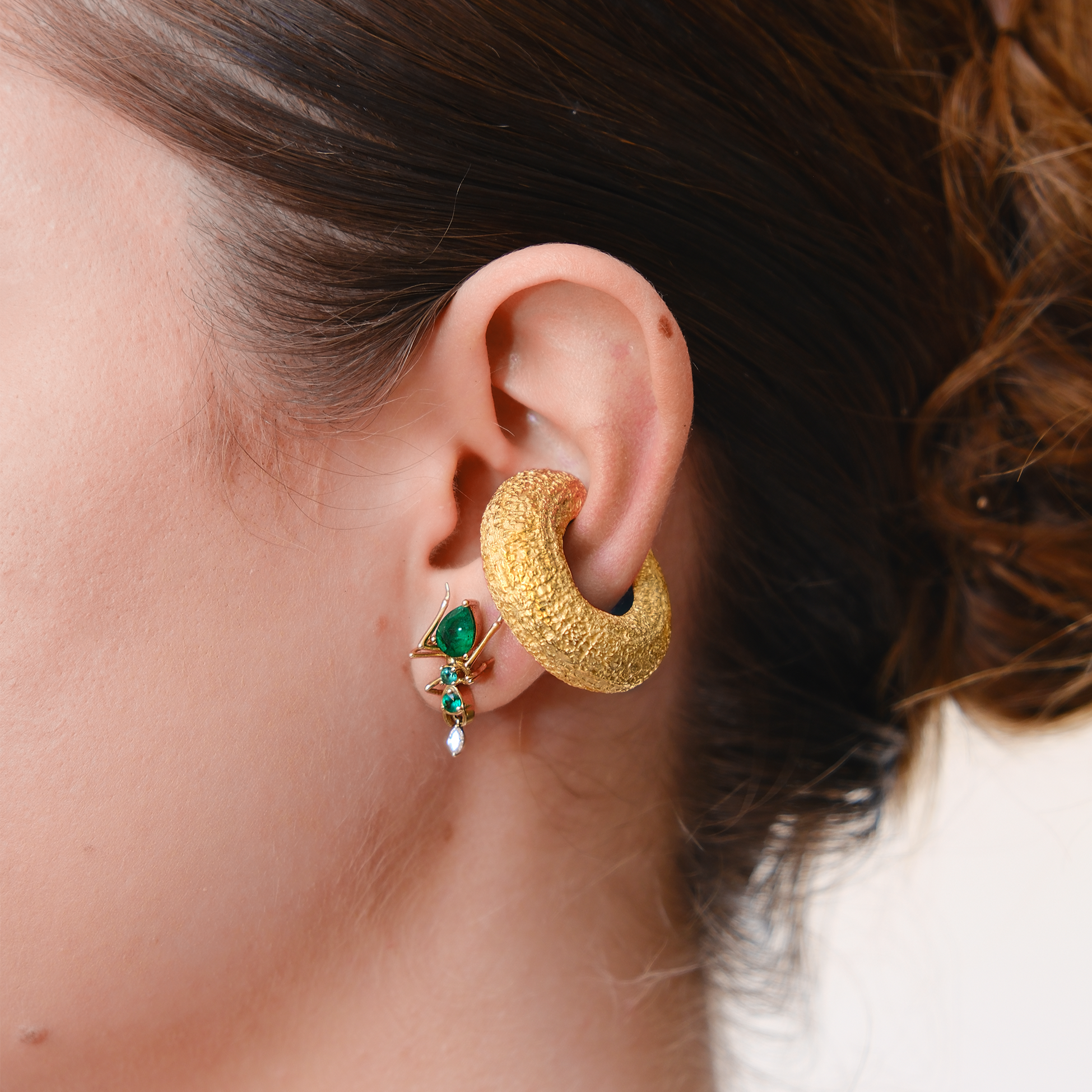 BEATRICE TEXTURED EAR CUFF YELLOW