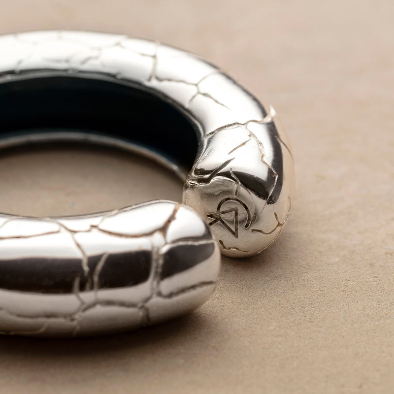 Cocoerow Beatrice Large Silver Ear Cuff Okuta Collection Sculptural Fine Jewelry Texture Detail View