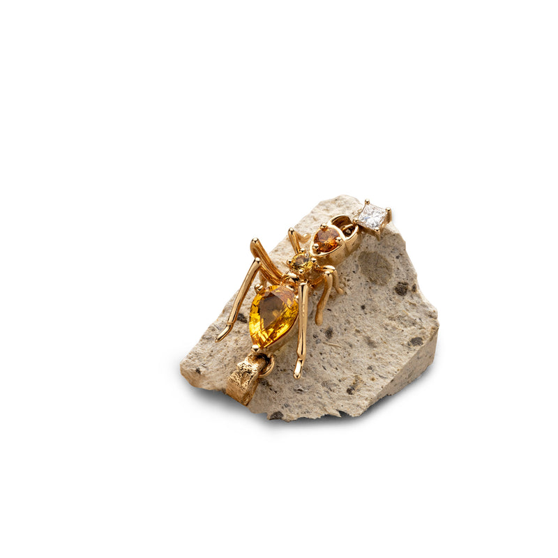 Cocoerow Kokoro Pendant 14K Yellow Gold Yellow Sapphire Sculptural Fine Jewelry